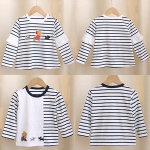 T-shirts f Familie Autumn Boy Girl Cartoon Bear Embroidery Stripe Stripe T-shirt Undershirt Brother and Sister Children's Clothing 230419