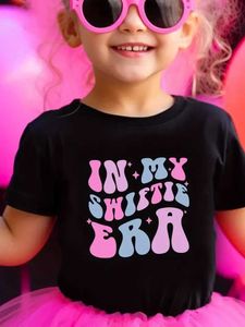 T-shirts dans mon époque Swiftie Crew imprimé décolleté T-shirt à manches courtes filles et enfants printemps / été / automne décontracté haut y240521