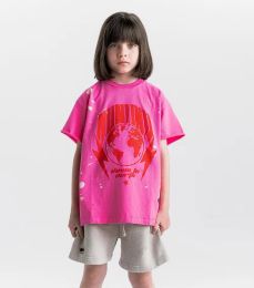 T-shirts Ins Boys Girls Cartoon Letter Imprimé Tshirt Nu 2024 enfants à manches courtes et décontractées