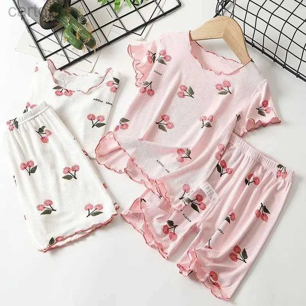 Camisetas Niños coreanos Verano Nuevo conjunto de pijamas Linda camiseta de cereza Ropa para niña Ropa de manga corta Tops Pantalones cortos 2 piezas Ropa de estar en casa para niños pequeños ldd240314