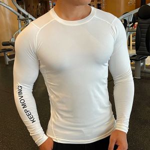 T-shirts Men Compression Running T-shirt Fitness Fitness Terre à manches longues Sport Tshirt Jogging Under Base Cose Shirts Gym Sportswear Sèche