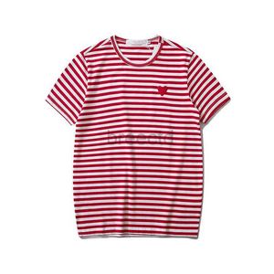 T-shirts Play Men's Fashion Mens Designer Chemise coeur rouge Casual coton broderie manches courtes été T-shirt tailles 2434