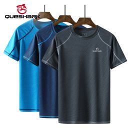 T-shirts Queshark Men Snel droge droge slijtage T-shirt Ademend tops T-shirts Fitness Gym Training Ultradunne Ultralight Sports Tee