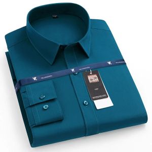 T-shirts Stretch à manches longues chemises pour hommes Shirt Business Dressing Shirt Notor Iron Ice Silk Fashion Korean Slim Fit Pocketless Green