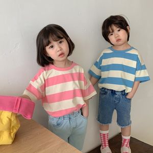T-shirts zomer Koreaanse stijl kinder schattige katoenen streep t-shirt jongens en meisjes korte mouw volledige bijpassende t-shirt kinderkleding 230412