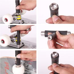 Type T-Type Skateboard Toolt Clatcht Socket Texture Classic Texture Hand Tool Black Multifonctionnel pour les accessoires de skateboard