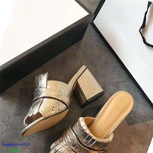 T117 2021 cuir poisson bouche orteil talons célèbres pantoufles femmes chaussures bascule rétro mode glands chaussures hautes pompes