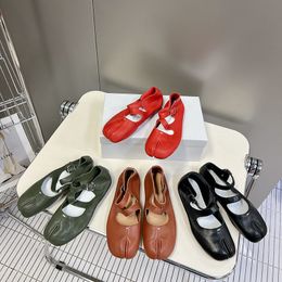 Tabi ballerina's met enkelbandje Vierkante neus loafers Dames Luxe Ontwerpers Kalfsleren zool Hoge kwaliteit Mode Vrijetijdsschoenen Fabrieksschoeisel Maat 35-40