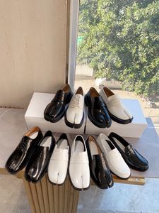 Ontwerper Maisons Margiela MM6 Loafers Lederen veter Babouches Nieuwe kleur MM6 Classic Luxury Designer Shoes Women's Derma Loafers Factory schoenen