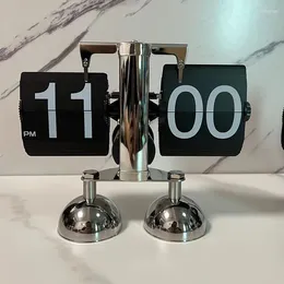 Horloges de table 1pc européen rétro automatique page rabattable horloge de bureau maison salon décoration en acier inoxydable décor numérique