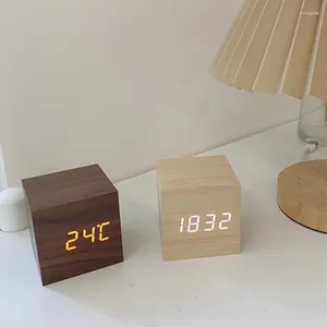 Horloges de table CuteLife Nordic Ins Design en bois Horloge Décoration de la maison Calendrier Salle électronique Bureau numérique Alarme lumineuse
