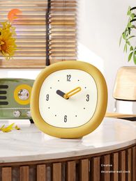 Horloges de table Belle horloge de bureau jaune beurre pour chambre à coucher décor de salon avec pointeur peint silencieux