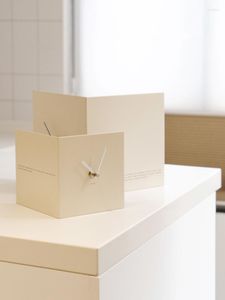 Horloges de table Horloge murale muette en métal blanc poivre blanc moderne minimaliste ornement de bureau nordique créatif mode pendule décoration de la maison