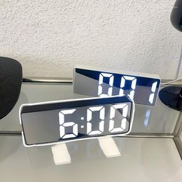 Tabel klokken spiegel digitale alarmklok led groot scherm datum display temperatuur meet batterijlaadmodus elektronisch horlogebureau decor