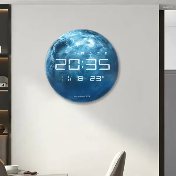 Horloges de table multifonctionnelles créatives lumineuses dans le noir, horloge murale avec calendrier et décoration de salon