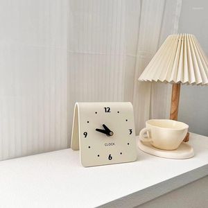 Tafelklokken Nordic Crème Klok Vintage Alarm Nachtkastje Stille Horloge Creatieve Woonkamer Slinger Tafelblad Home Decor