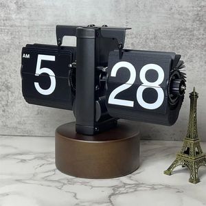 Horloges de table Nordic Minimaliste Rétro Flip Clock Maison Créative Base En Bois Massif Bureau Mécanique Simple Pendule Chambre