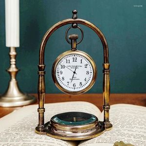 Clocks Table Retro Brass Clock Light Luxury Study numérique avec Compass Old Seat Home Feu