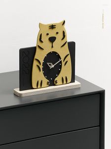 Horloges de table tigre année horloge décorative salon maison à la mode moderne Simple haut de gamme élégant affichage atmosphère cadeau