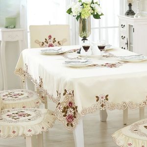 Couvrette de table en dentelle European Garden Elegant Broidered Dining Notrecloth Fleur Péon Chaise de mariage Poussière de mariage 240322