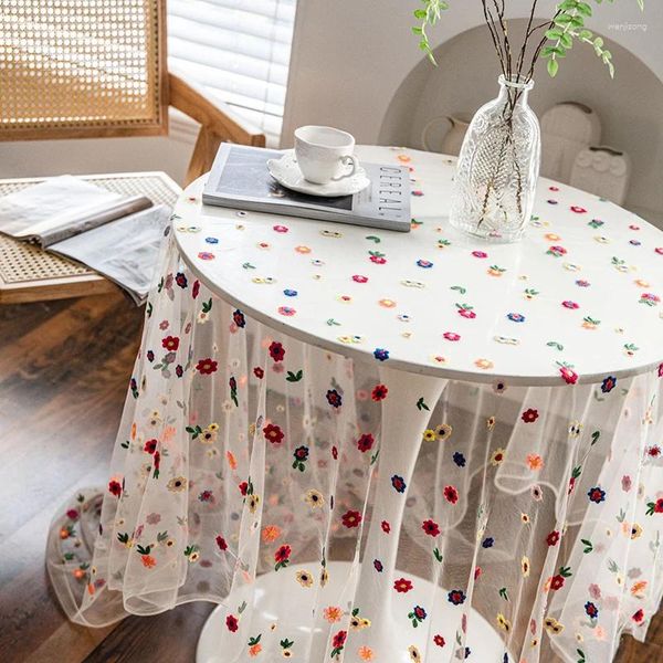 Nappe de table en dentelle exquise, fil en maille brodé de fleurs, cœur carré, couverture transparente, décor romantique de fête de mariage