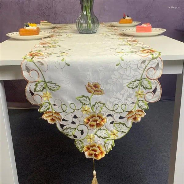 Tableau de table le drapeau Rural Wind Brodery Hollow Out Art Pild Erea