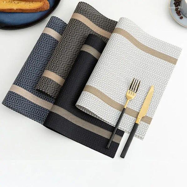 Tableau de table imperméable et sans glissade PVC PVC PLACEMAT PLACES CHATEMENTS CHEAUX PLACEMATS POUR LA MANIÈRE GORD JACQUARD DE SILK GOLD