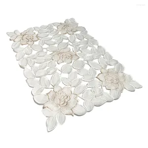 Tableau de table blanche Lace Broidered Runner idéal pour les événements spéciaux ajoute une belle ambiance à votre décor résistant aux taches lavables
