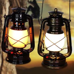 Lámparas de mesa 2023 Vintage linterna portátil Camping recargable al aire libre tienda colgante luz hierro queroseno llama