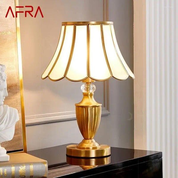 Lámparas de mesa AFRA Lámpara de oro de latón contemporánea LED Creativo Simple Luces de escritorio de vidrio de lujo Cobre para el dormitorio de estudio en casa