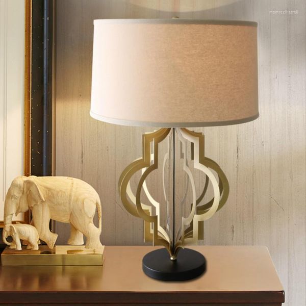 Lampes de table American Country Lampe Salon Ferronnerie Creux Doré Creative Designer Conseil Grande Chambre Chevet LB031605