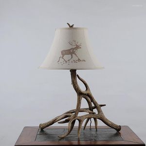 Lampes de table Pays américain Résine Lumières Antler Lustre Europe Cerf Corne Lustres Luminaire LED Vintage Éclairages