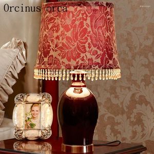 Lampes de table American Retro Luxury Mariage Room de mariage Lampe Bedside européen Création Créative Red Céramique
