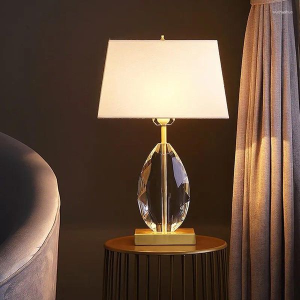 Lampes de table américaines American simple en forme de cœur en cristal égyptien éclairage de la salle de mode moderne lampe de chevet de chambre à coucher douce