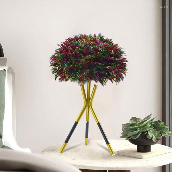 Lámparas de mesa Hermosas luces de plumas de colores Lámpara de escritorio decorativa de metal dorado para el hogar para el dormitorio Sala de estar El Drop