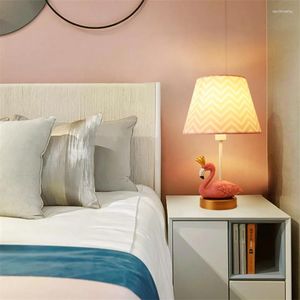 Tafellampen Kindercartoon Pink Flamingo Studie Slaapkamer Bedkamer Bed Lamp Noordse hars Fabric Decor Desktop Desk Lights Aparkens