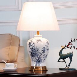 Lampes de table Chinois Bleu Et Blanc Porcelaine Céramique Lampe Pour Salon Chambre Classique De Luxe Vintage Américain Chevet