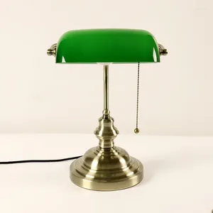 Lampes de table Classic Retro Artist E27 Green Glass Lampe Shade Bedroom Study and Family Reading European Conference Room Office