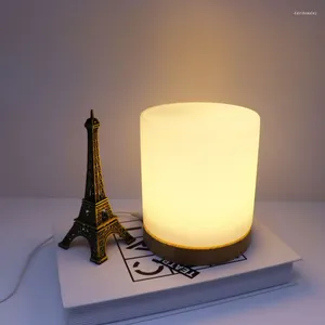 Tafellampen kleurrijk slaapkamer bedbed creatief desklamp modern eenvoudige led kleine nachtlichtverlichting voor