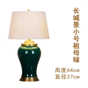Lámparas de mesa Corte Lámpara de cobre esmaltada lujosa retro para la decoración de la sala de estar