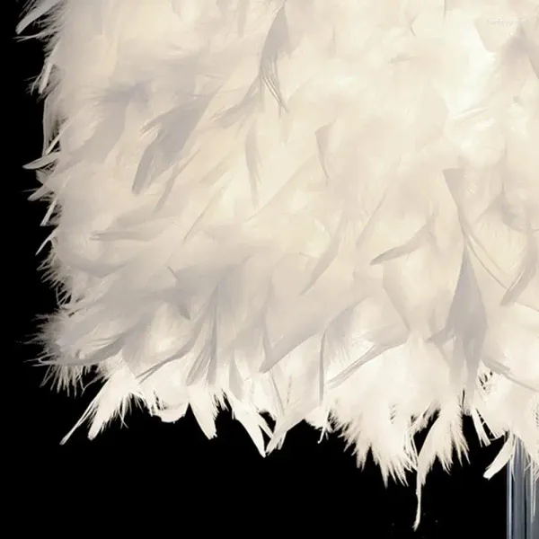 Lampes de table Creative Feather Lamp Living Room Decor Light Bedroom Bedside Lighting Night Wholesale 2024 mariage