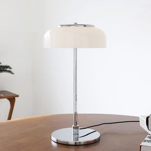 Lampes de table Creative Living Ilk White Glass Lamp Nordic Simple Bedroom Bedside El Study