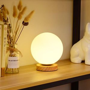 Tafellampen creatief massief houten basislamp lamp LED glazen desktop decoratief licht USB aangedreven Noordse stijl nachtlichten voor slaapkamer decoratteerbaar