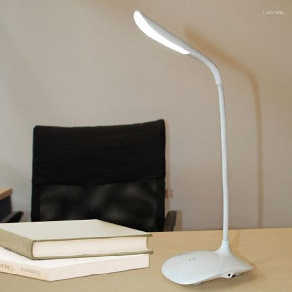 Lámparas de mesa creative USB Carga de luz ajustable sin frecuencia LED de aprendizaje LED de ojo Lámpara de escritorio de estilo europeo Batería