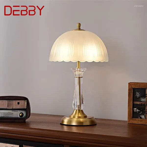 Lampes de table debby lampe en laiton moderne LED créatif de luxe de luxe Crystal Copper Desk Light for Home Living Room Bedroom Decor