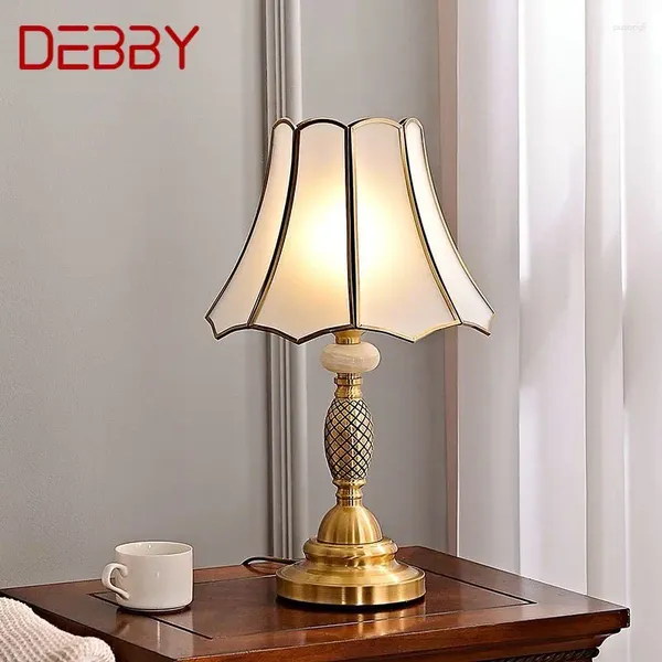 Lampes de table debby lampe en laiton moderne LED European Retro Luxury Creative Copper Glass Bureau Lights For Home Living Room Bedroom
