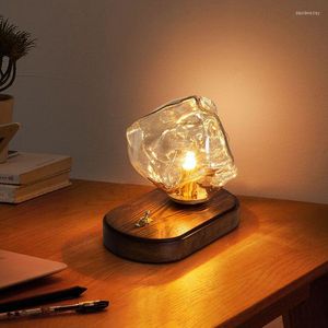 Tafellampen Designer Ice Block Slaapkamer Bedlampjes Kleine Nacht Woonkamer Sfeer Retro Studie Decoratieve Verlichting