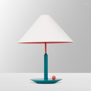 Lámparas de mesa Lámpara de bricolaje Mesita de noche Tiffany Vitral Plata Uva