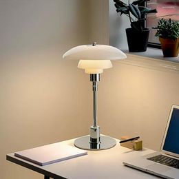 Lámparas de mesa E27 Lámpara creativa moderna Estudio de dormitorio de la cama Simple Luxury Office de la sala de estar Decoración del hogar Iluminación