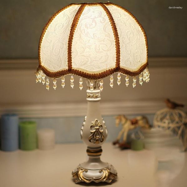 Lampes de table lampe européenne chambre romantique rétro télécommande peut être atténué chaud luxe décoration maison chevet